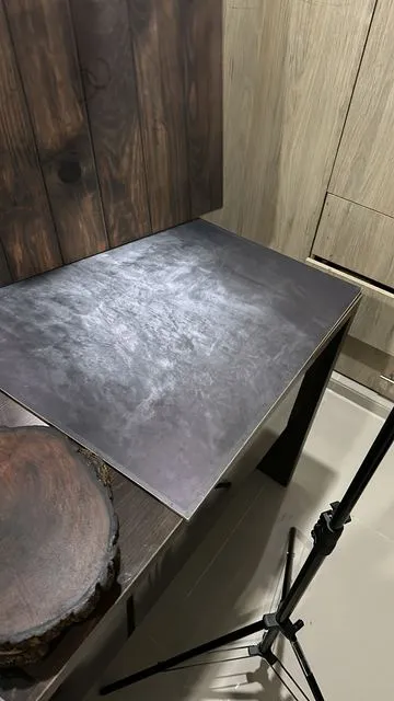 Mesa preparada para una sesión de producto
